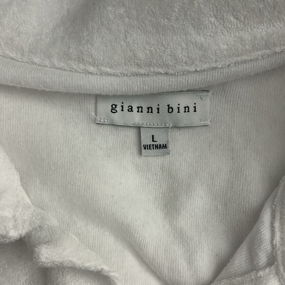 Gianni Bini white terry cloth romper, women’s size Large. Excellent condition. - Picture 4 of 5